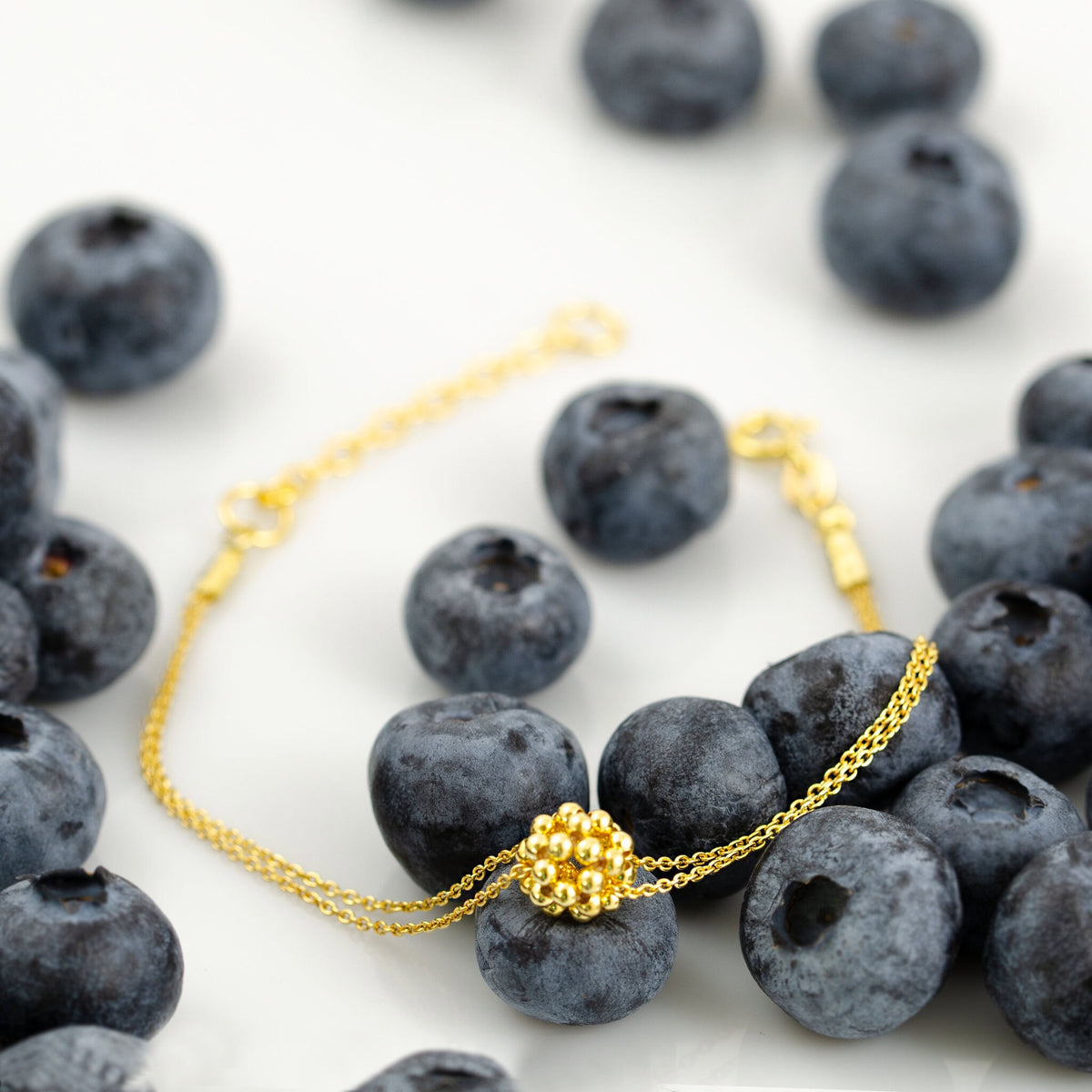 náramek yellow gold berry minimal
