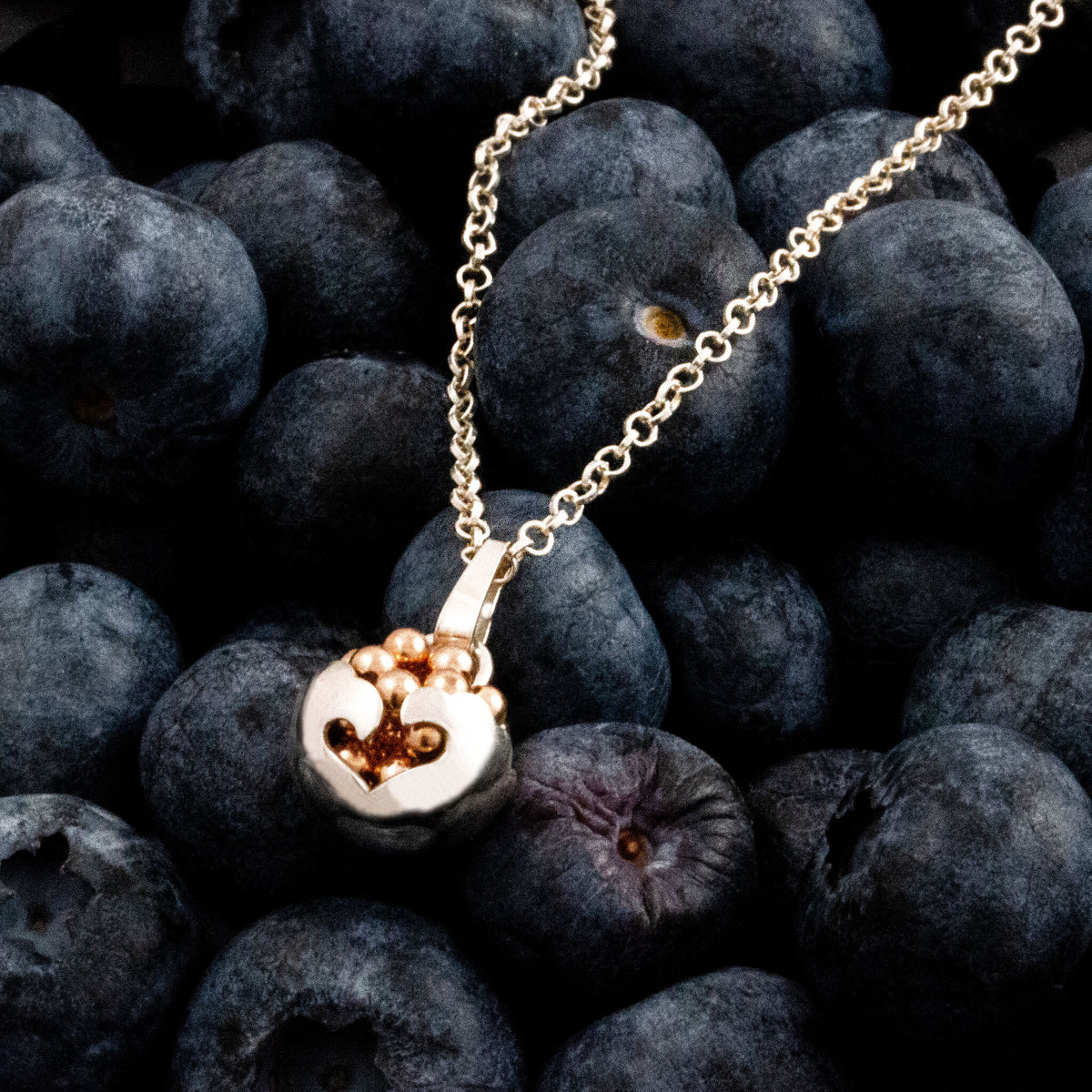 náhrdelník Rose gold berry se srdcem